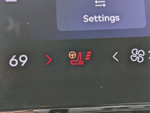 Certified 2025 Lincoln Nautilus Premier image 23