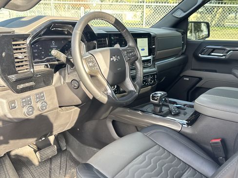 Used 2024 Chevrolet Silverado 1500 ZR2 w/ Technology Package image 5