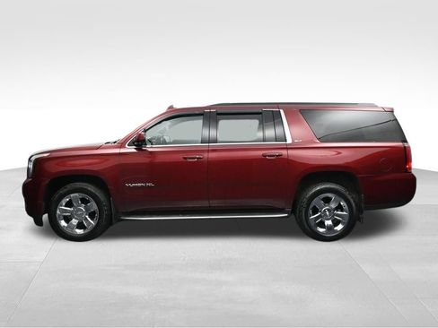 Used 2020 GMC Yukon XL SLT w/ Open Road Package AWD/4WD image 2