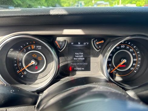 Used 2019 Jeep Wrangler Unlimited Sport AWD/4WD image 9