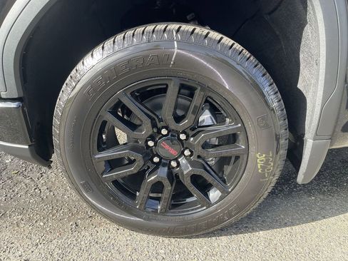 New 2026 GMC Sierra 1500 Elevation image 32