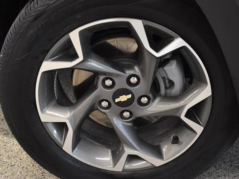 Used 2025 Chevrolet Trax LT w/ LT Convenience Package FWD image 29