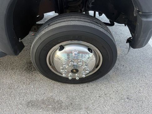 Used 2014 Ford F550 4x4 Regular Cab Super Duty image 19