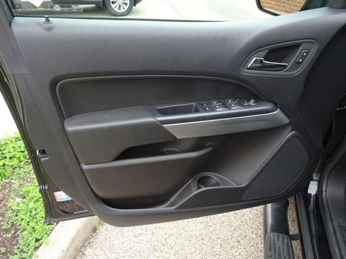 Certified 2022 Chevrolet Colorado LT w/ Luxury Package image 12