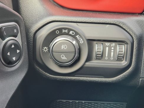 Used 2021 Jeep Gladiator Rubicon image 22