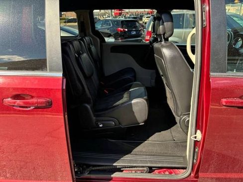 Used 2019 Dodge Grand Caravan SXT FWD image 26