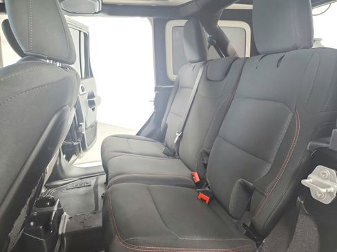 Used 2021 Jeep Wrangler Unlimited Rubicon image 34