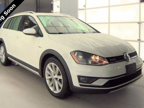 Used 2017 Volkswagen Golf Alltrack S AWD/4WD image 1