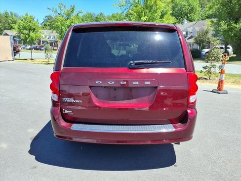 Used 2018 Dodge Grand Caravan SE FWD image 21