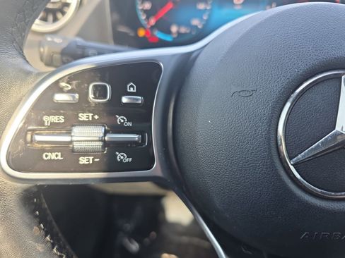 Used 2023 Mercedes-Benz GLA 250 4MATIC image 17