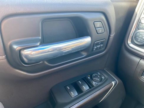 Used 2021 GMC Sierra 1500 SLT w/ SLT Convenience Package AWD/4WD image 13