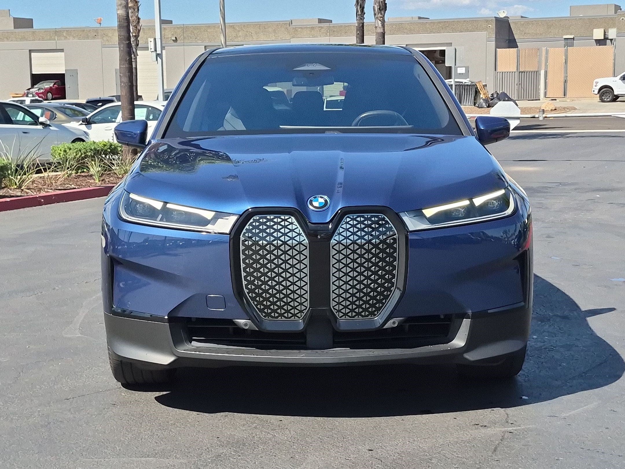 Used 2024 BMW iX xDrive50 w/ Convenience Package AWD/4WD image 3