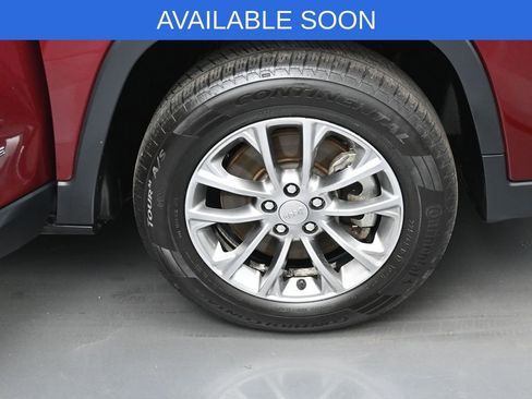 Used 2021 Jeep Cherokee Latitude Lux w/ Sun & Sound Group image 38