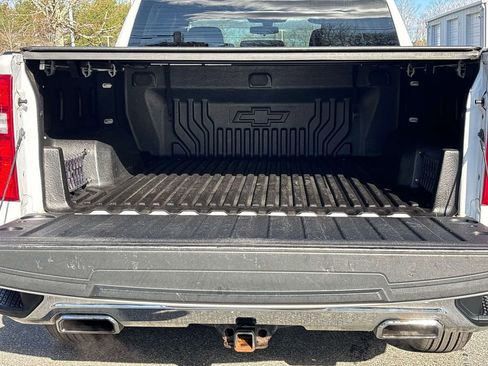 Used 2019 Chevrolet Silverado 1500 LT w/ Convenience Package AWD/4WD image 10