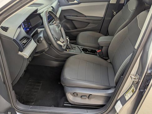 Used 2024 Volkswagen Taos SE image 24