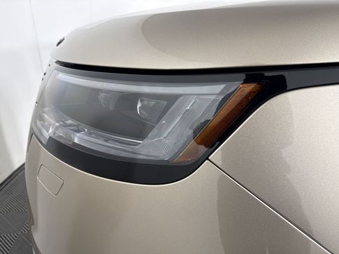 Used 2026 Land Rover Range Rover SE AWD/4WD image 11