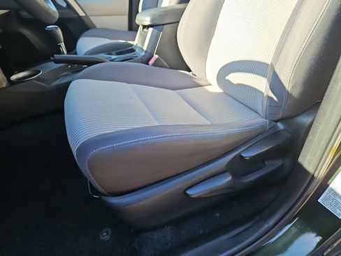 Used 2013 Toyota RAV4 XLE AWD/4WD image 17