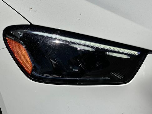 Certified 2025 Mercedes-Benz GLE 450e 4MATIC image 11