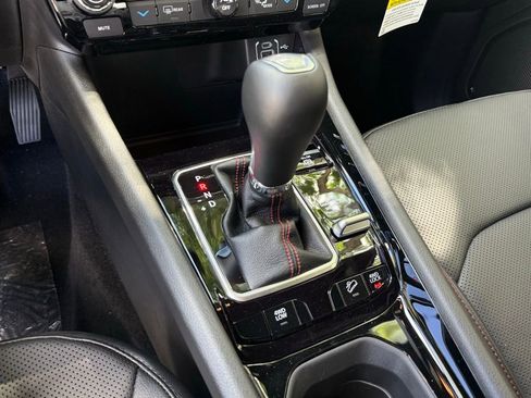 New 2025 Jeep Compass Trailhawk w/ Trailhawk Elite Group image 21