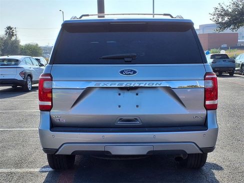 Used 2021 Ford Expedition XLT image 4