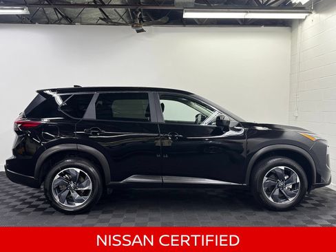 Certified 2025 Nissan Rogue SV AWD/4WD image 5