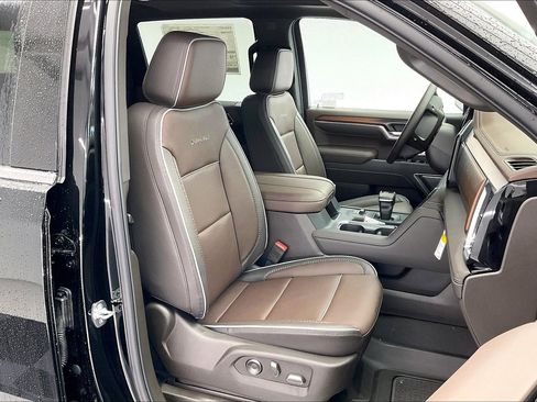 New 2026 GMC Sierra 1500 Denali w/ Denali Reserve Package image 9