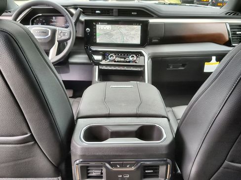 New 2025 GMC Sierra 2500 Denali w/ Denali Reserve Package image 21