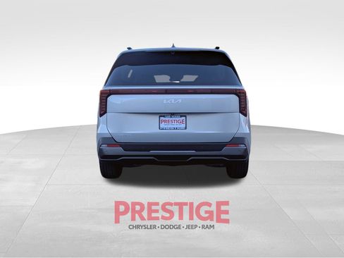 Used 2025 Kia Carnival SX Prestige FWD image 7