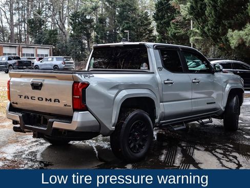 Used 2024 Toyota Tacoma TRD Off-Road image 8
