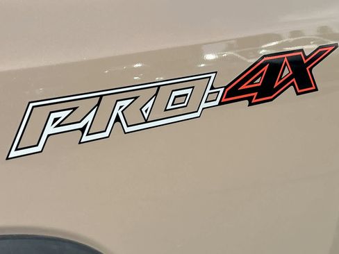 Used 2023 Nissan Frontier PRO-4X w/ Technology Package image 15