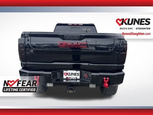 Used 2024 GMC Sierra 2500 AT4X image 10