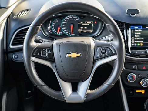 Used 2022 Chevrolet Trax LT w/ LT Convenience Package image 15