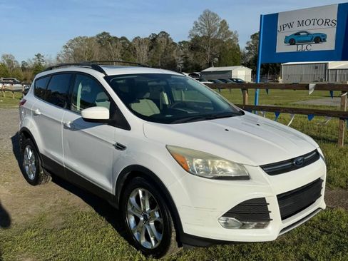 Used 2013 Ford Escape SE image 2