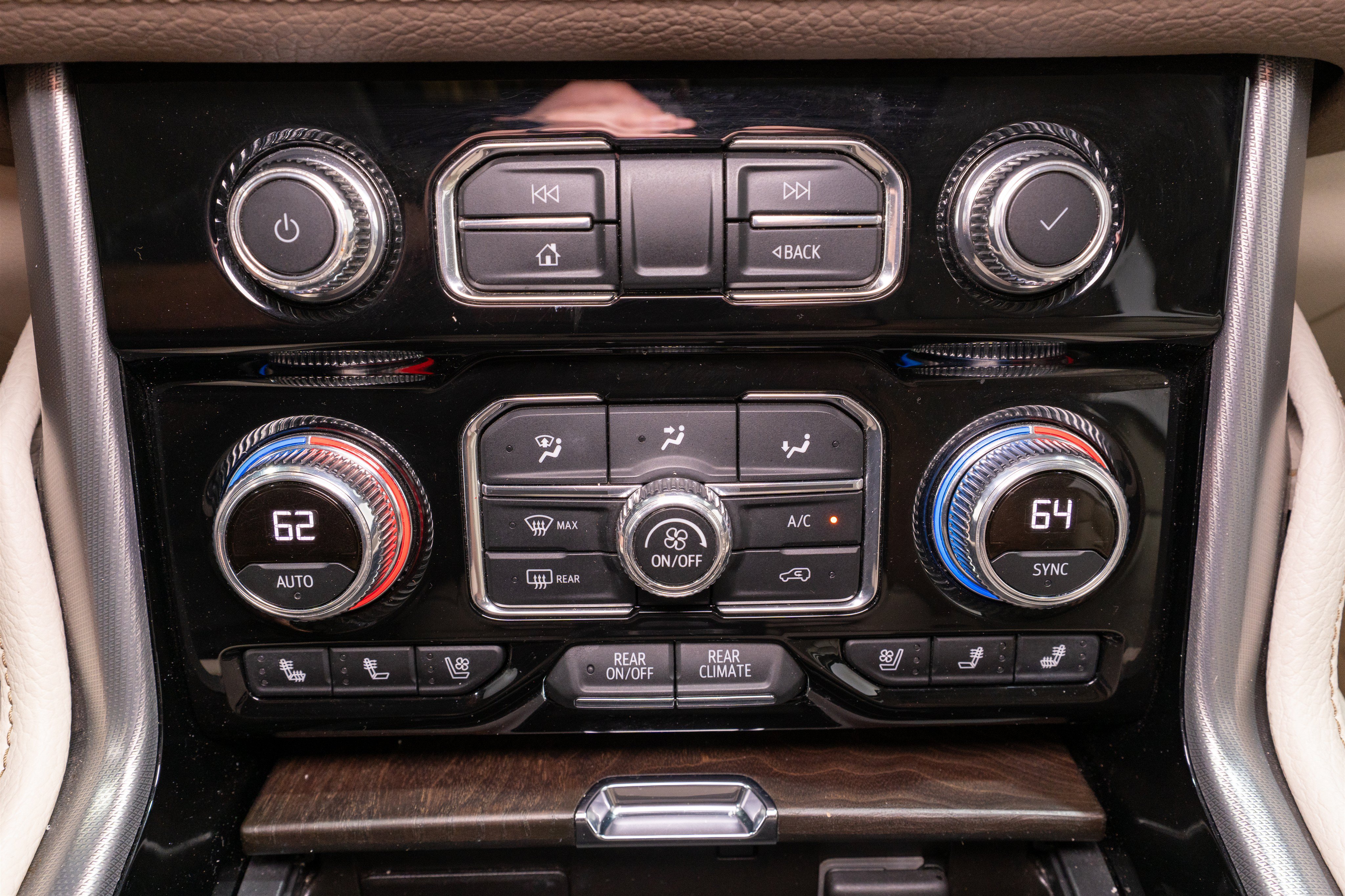Used 2021 GMC Yukon XL Denali AWD/4WD image 23
