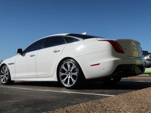Used 2019 Jaguar XJ R-Sport image 12