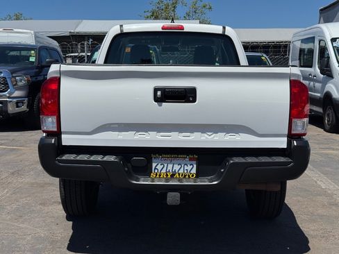 Used 2017 Toyota Tacoma SR RWD image 10
