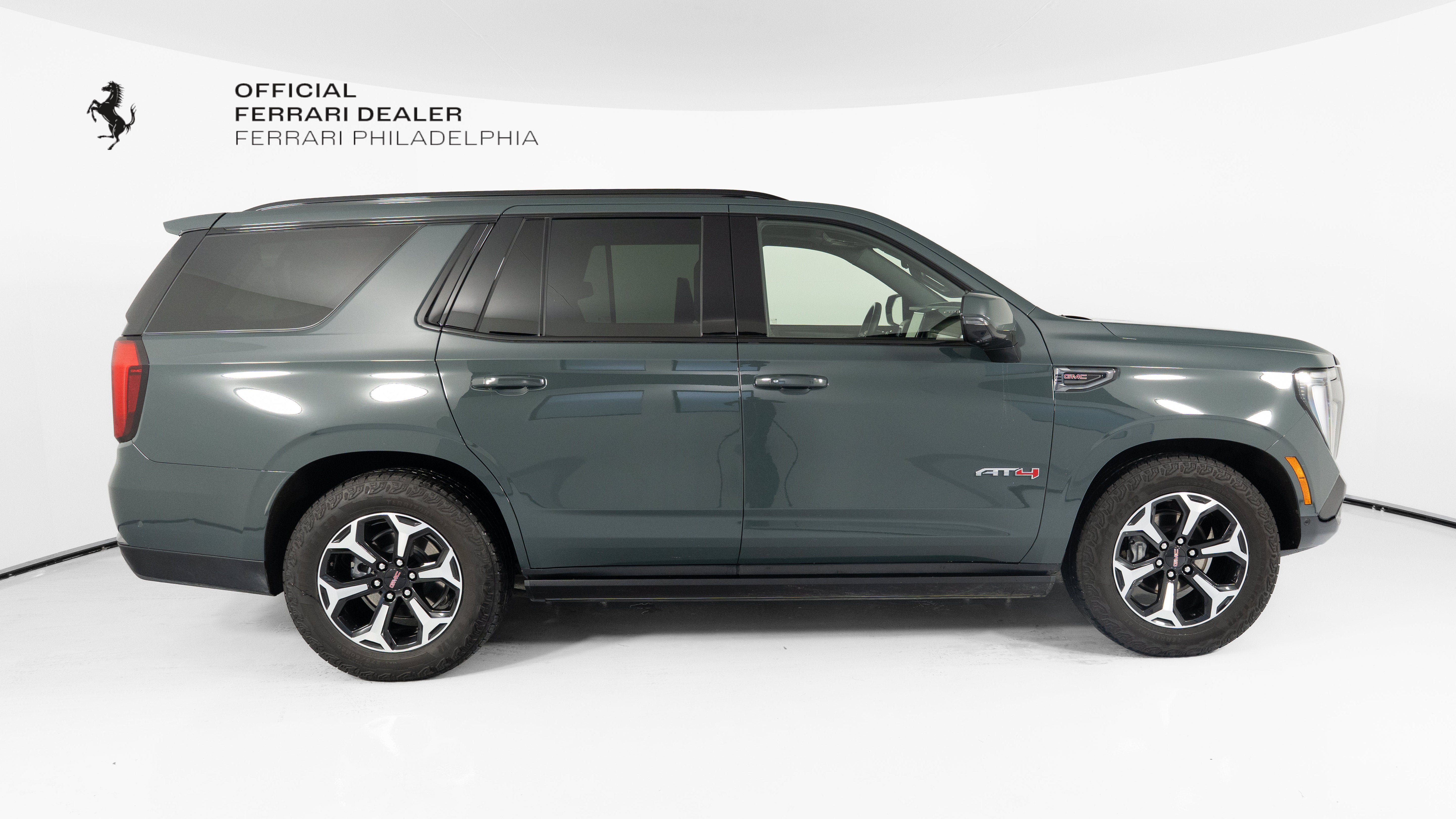 Used 2025 GMC Yukon AT4 w/ AT4 Premium Plus Package AWD/4WD image 8