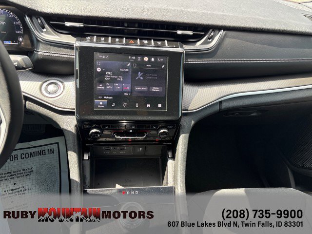 Used 2024 Jeep Grand Cherokee Laredo X w/ Luxury Tech Group I AWD/4WD image 17