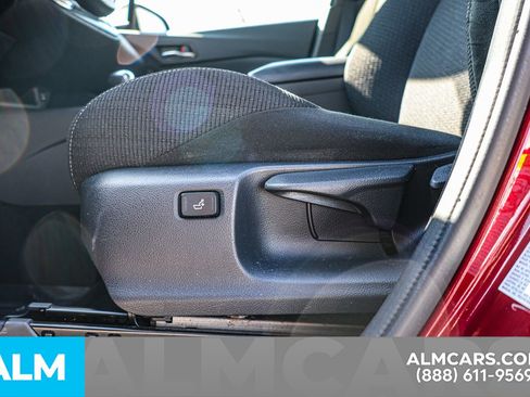 Used 2018 Toyota C-HR XLE image 20