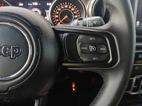 Used 2018 Jeep Wrangler Unlimited Sport S AWD/4WD image 25