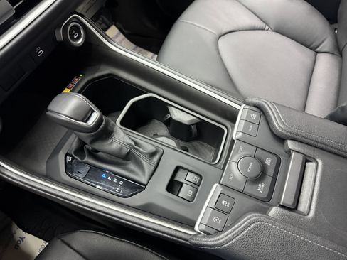 Used 2024 Toyota Grand Highlander XLE image 20