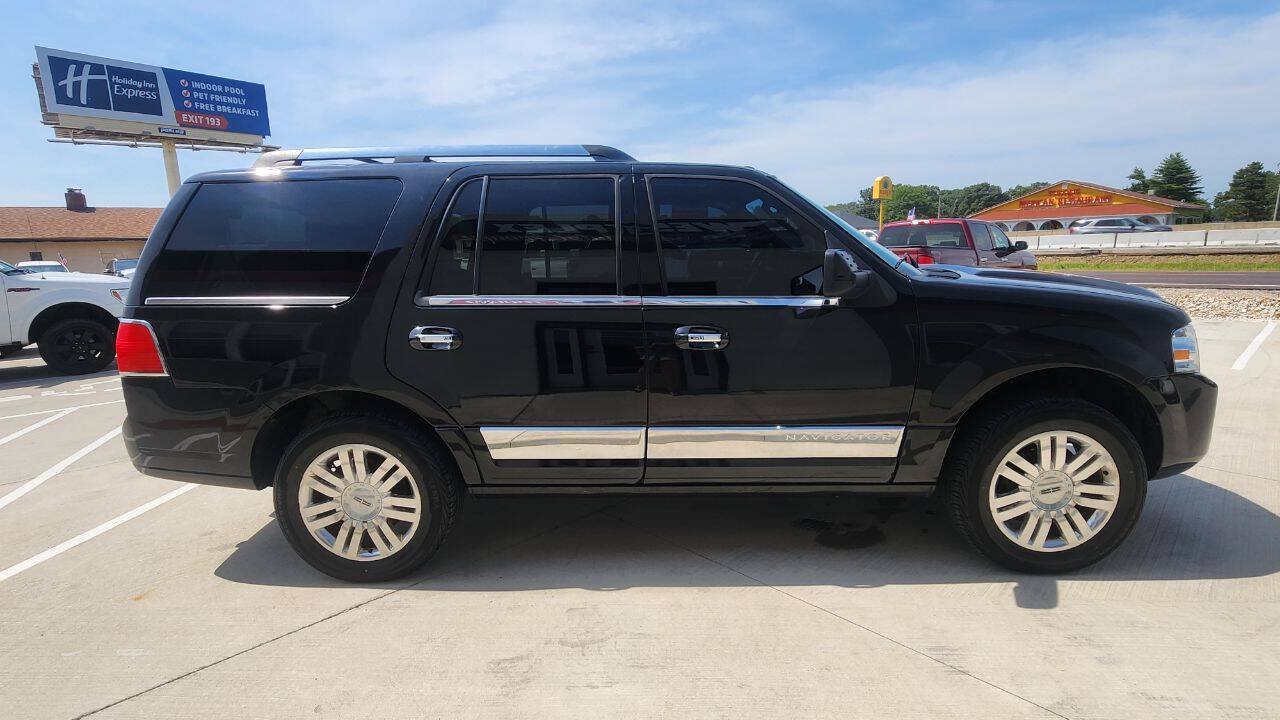 Used 2013 Lincoln Navigator 4WD image 4