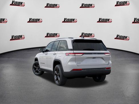 New 2025 Jeep Grand Cherokee Limited w/ Black Appearance Package AWD/4WD image 3