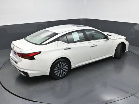 Used 2023 Nissan Altima 2.5 SV w/ SV Premium Package FWD image 36