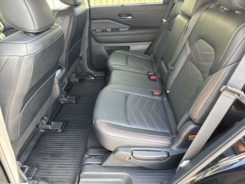 Used 2024 Nissan Pathfinder Platinum w/ Cargo Package FWD image 15
