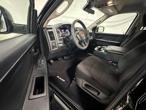 Used 2018 RAM 1500 Express w/ Express Value Package AWD/4WD image 19