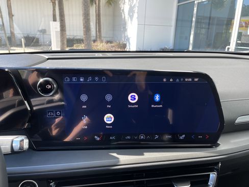 New 2026 Chevrolet Traverse LT w/ Midnight/Sport Edition image 25