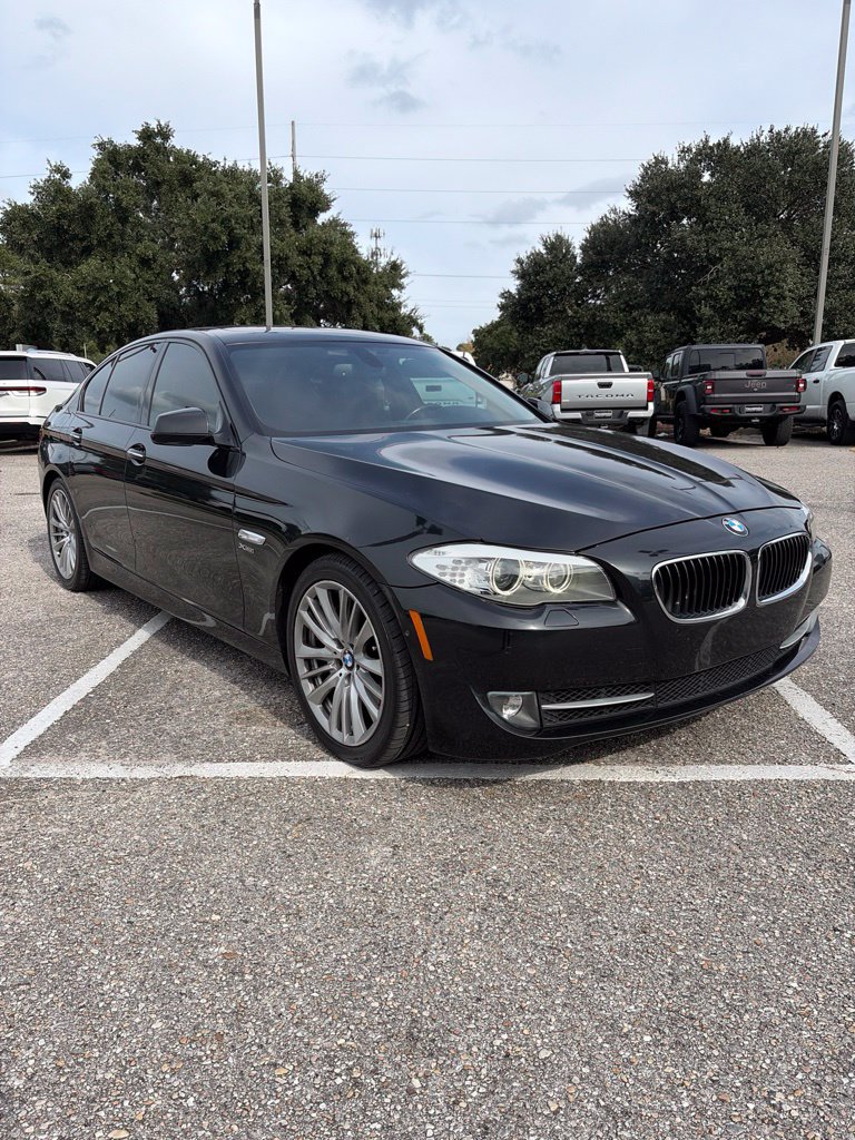 Used 2011 BMW 550i xDrive Sedan AWD/4WD image 2
