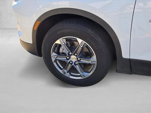 Used 2025 Chevrolet Blazer LT FWD image 23