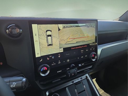 Used 2025 Lexus GX 550 w/ Accessory Package (2T) AWD/4WD image 17
